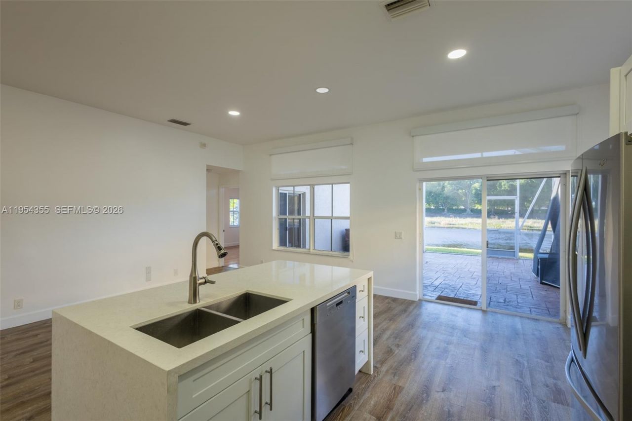 825 Tanglewood Cir, Weston, FL 33327 Photo