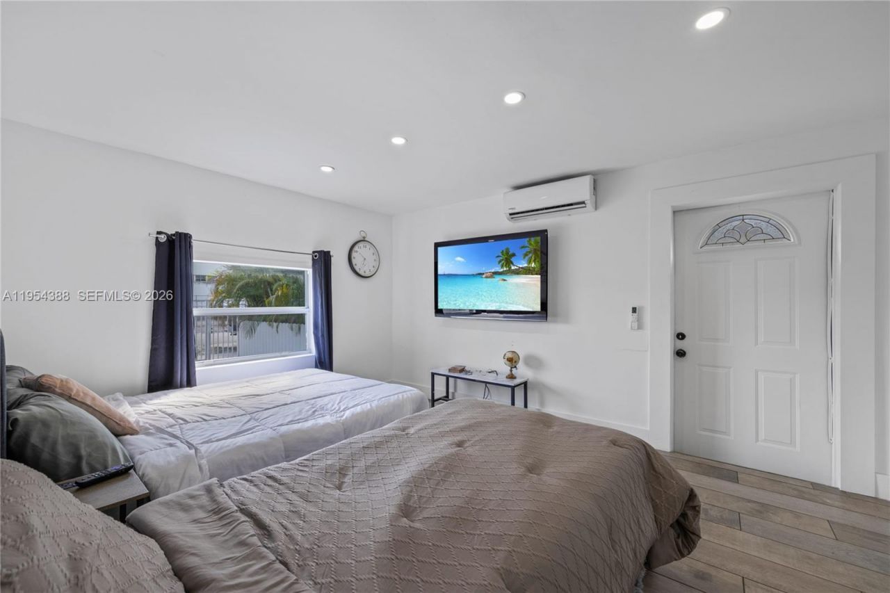 1041 NW 73rd St, Miami, FL 33150 Photo