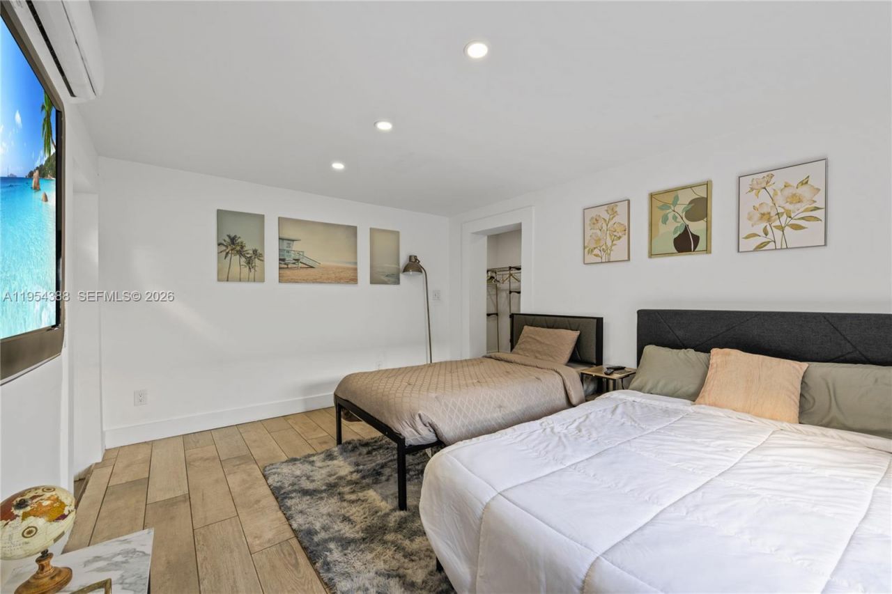 1041 NW 73rd St, Miami, FL 33150 Photo