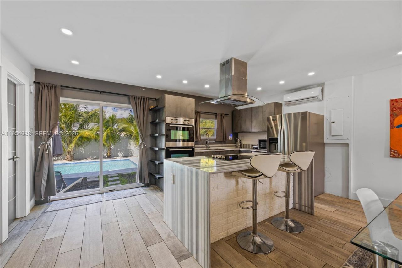 1041 NW 73rd St, Miami, FL 33150 Photo