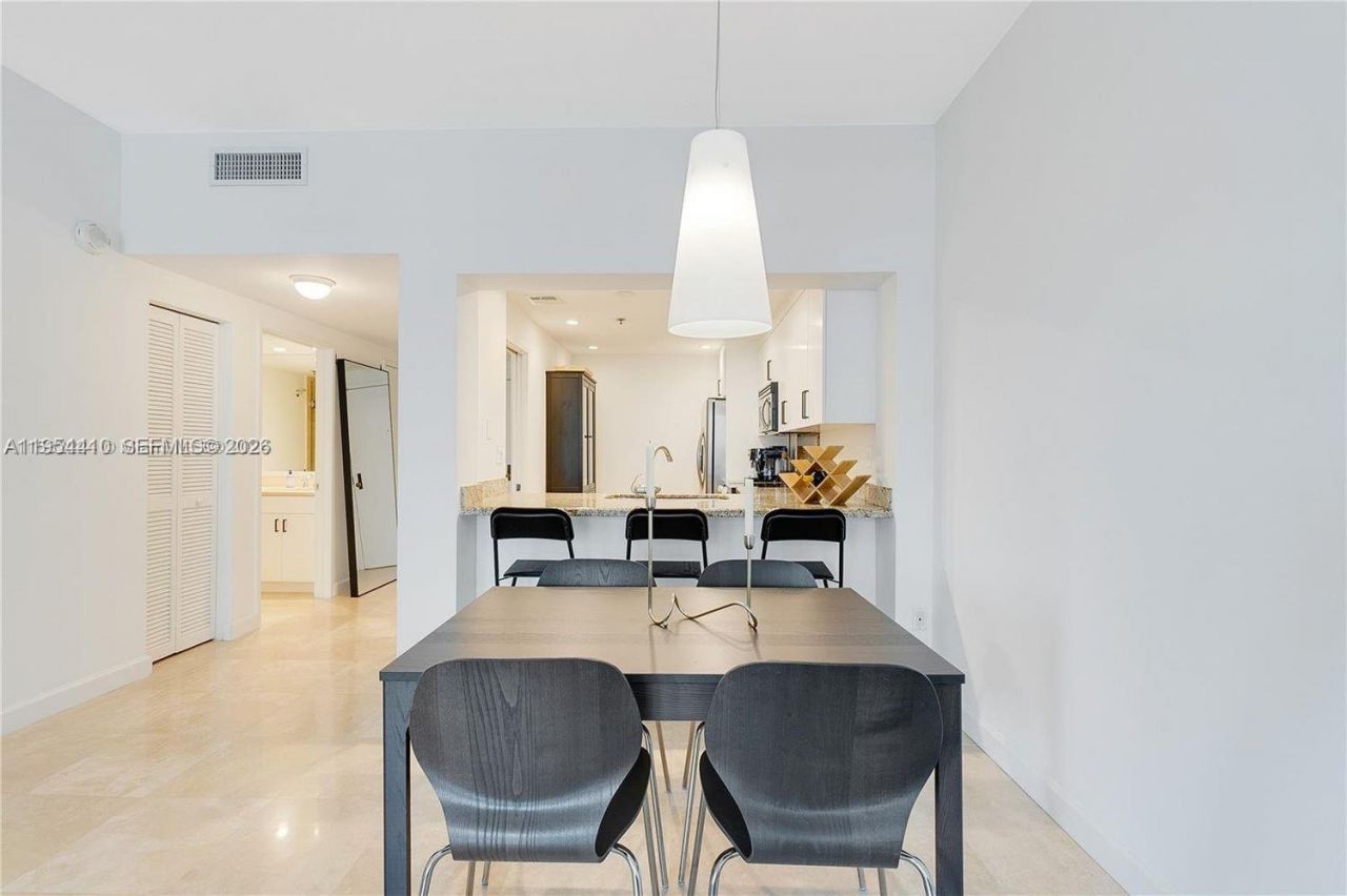 201 Crandon Blvd, Unit 432, Key Biscayne, FL 33149 Photo