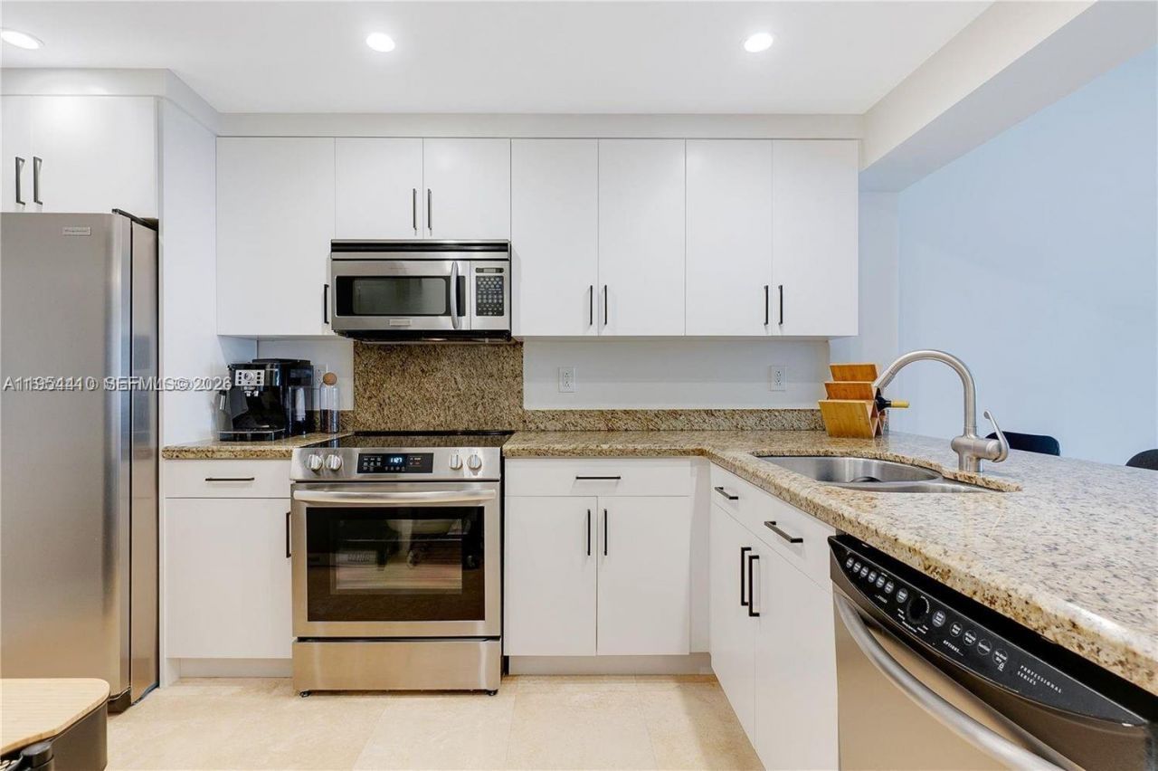 201 Crandon Blvd, Unit 432, Key Biscayne, FL 33149 Photo