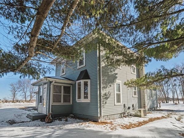 1274 Jackson Avenue, Hazleton, IA 50641