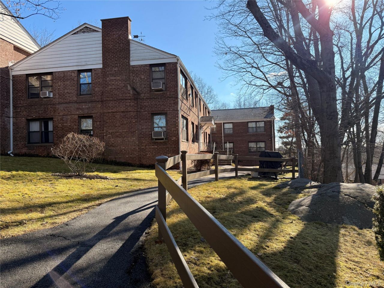 67 Rockledge Road, Unit 1B, Hartsdale, NY 10530 Main Photo