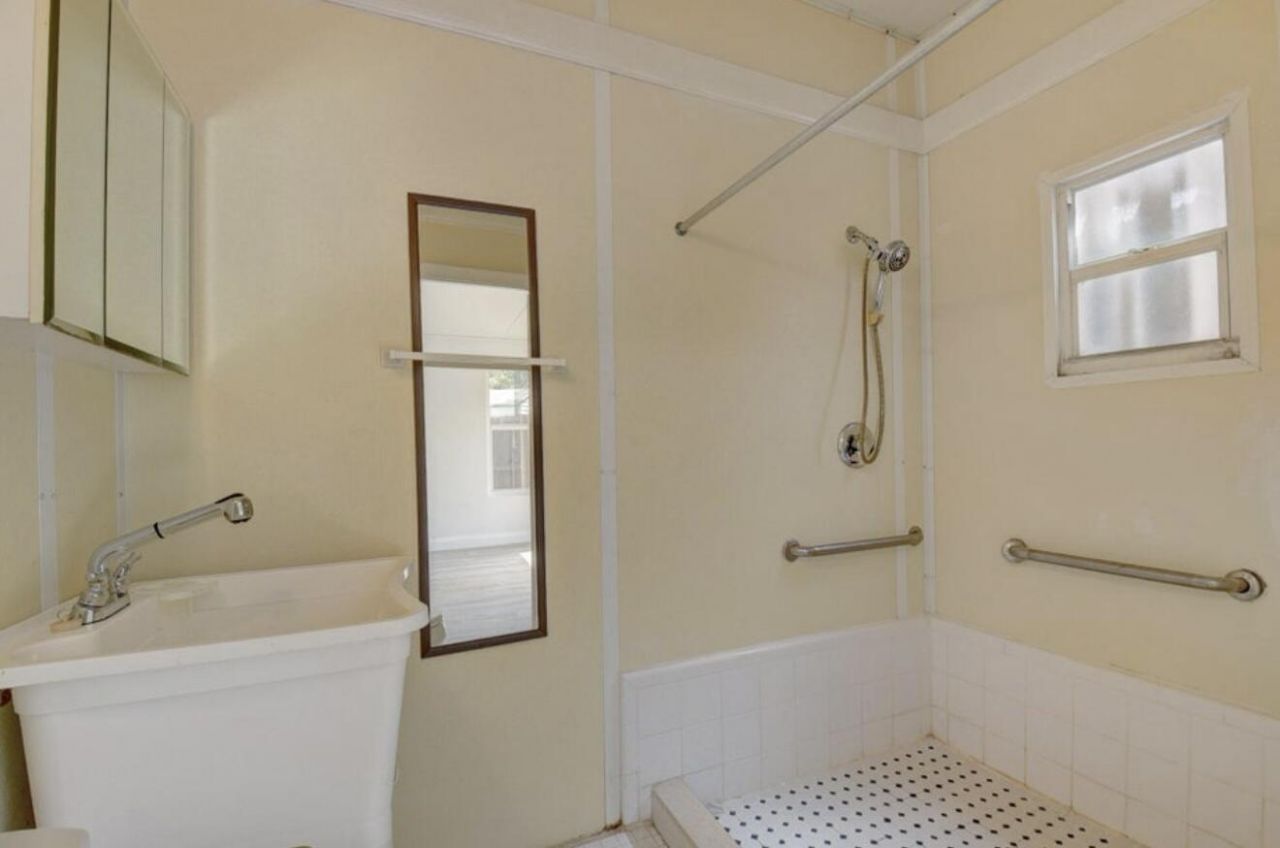 612 Hibiscus Drive, Royal Palm Beach, FL 33411 Photo