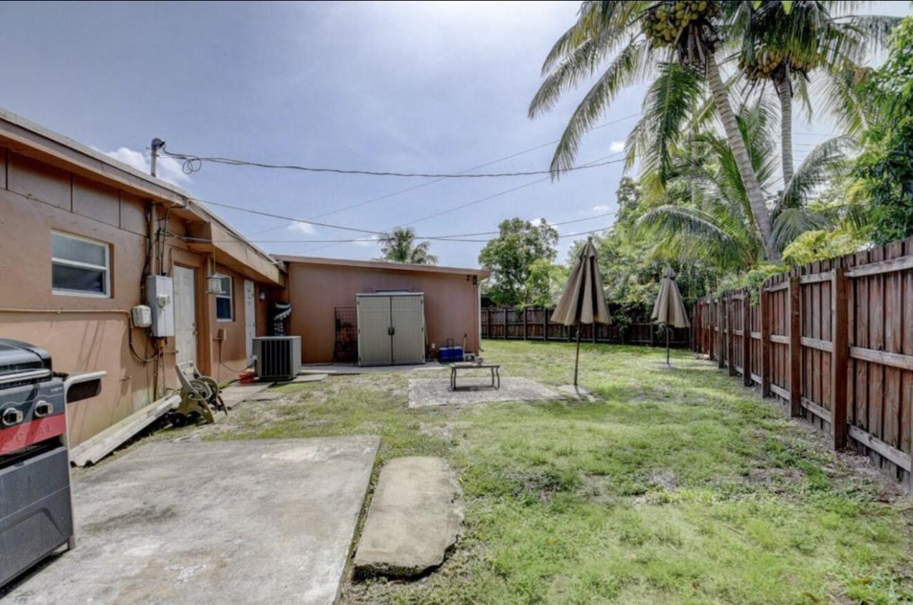 612 Hibiscus Drive, Royal Palm Beach, FL 33411 Photo