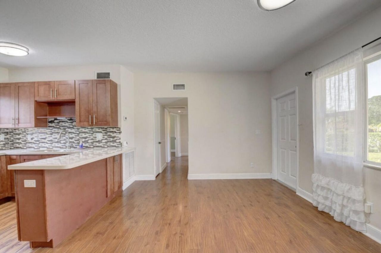 612 Hibiscus Drive, Royal Palm Beach, FL 33411 Photo