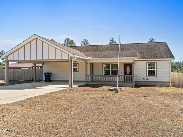 561 Lakepointe Drive, Chipley, FL 32428