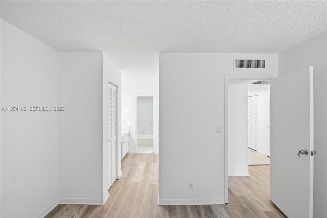 6101 N Falls Cir Dr, Unit 309, Lauderhill, FL 33319 Photo