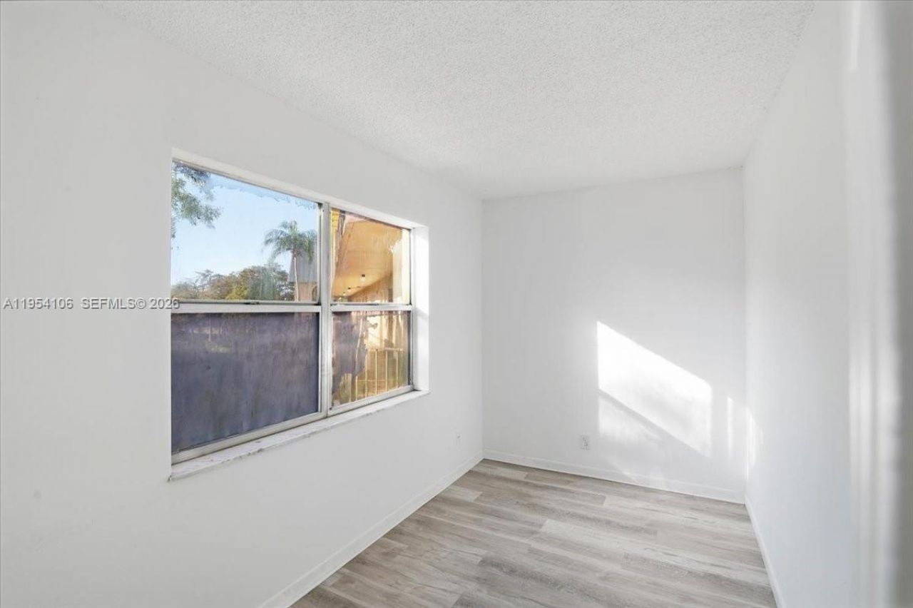 6101 N Falls Cir Dr, Unit 309, Lauderhill, FL 33319 Photo