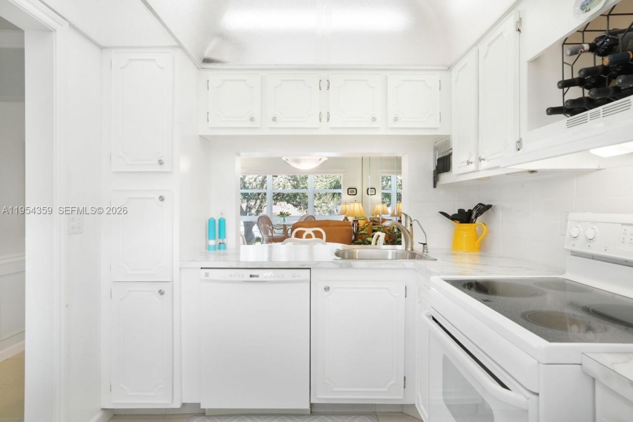 1501 S Ocean Blvd, Unit 214, Lauderdale by the Sea, FL 33062 Photo