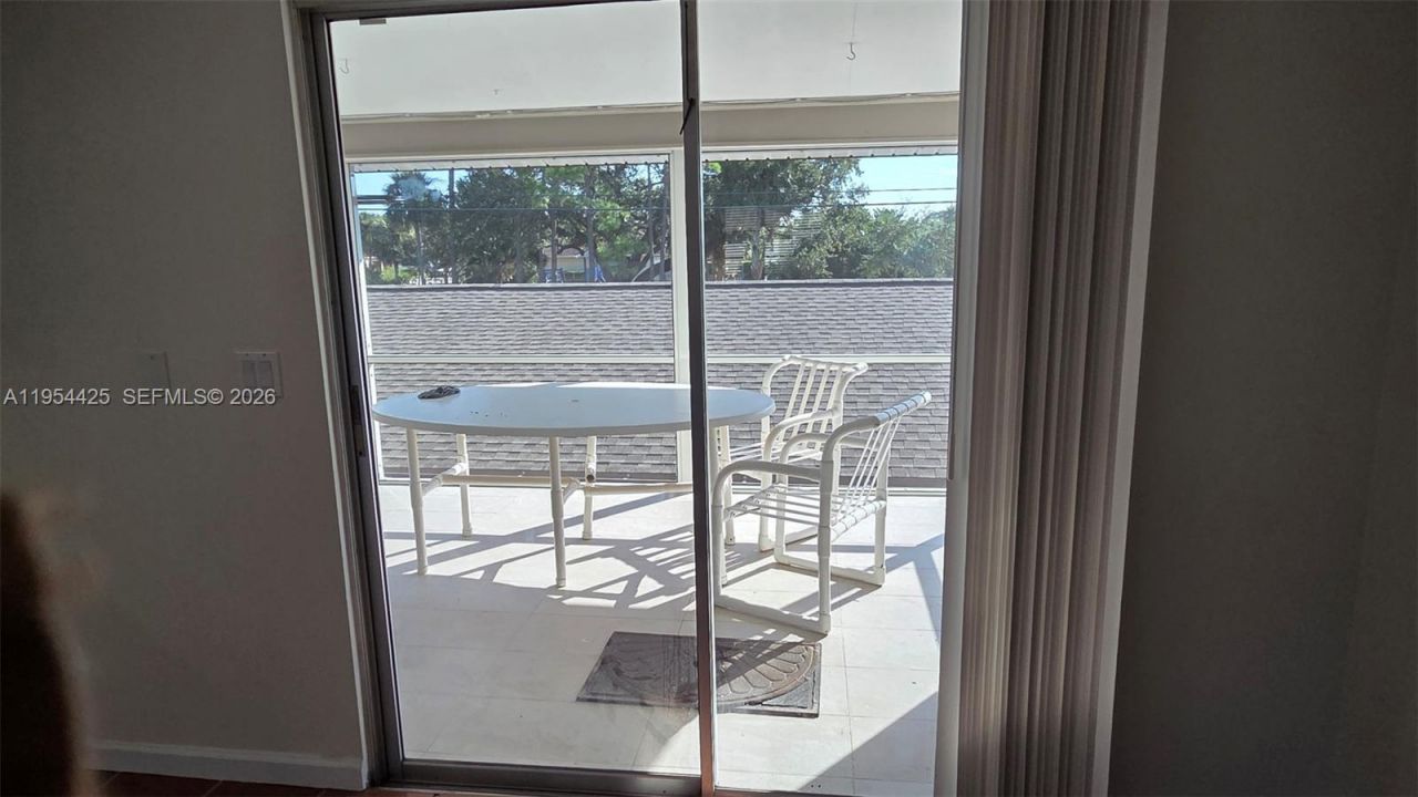180 E Cypress Way, Unit E230, Naples, FL 34110 Photo