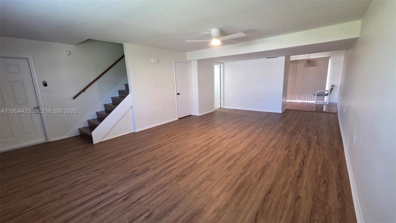 180 E Cypress Way, Unit E230, Naples, FL 34110 Photo