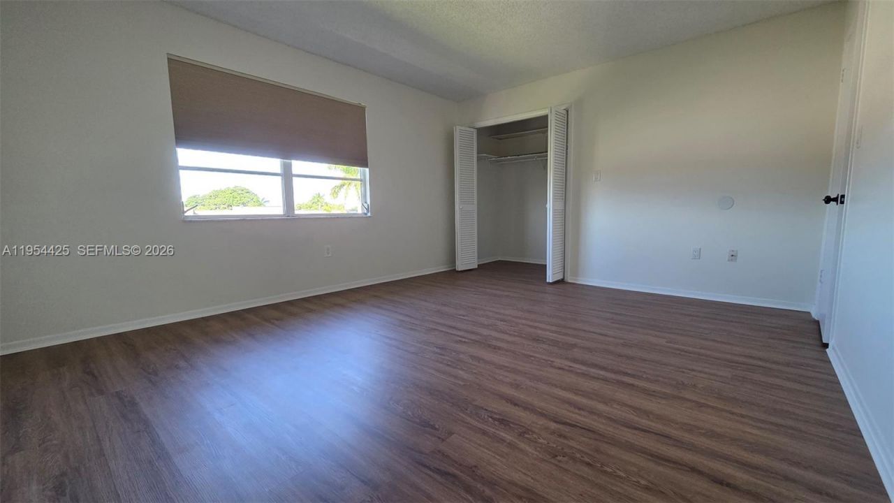 180 E Cypress Way, Unit E230, Naples, FL 34110 Photo