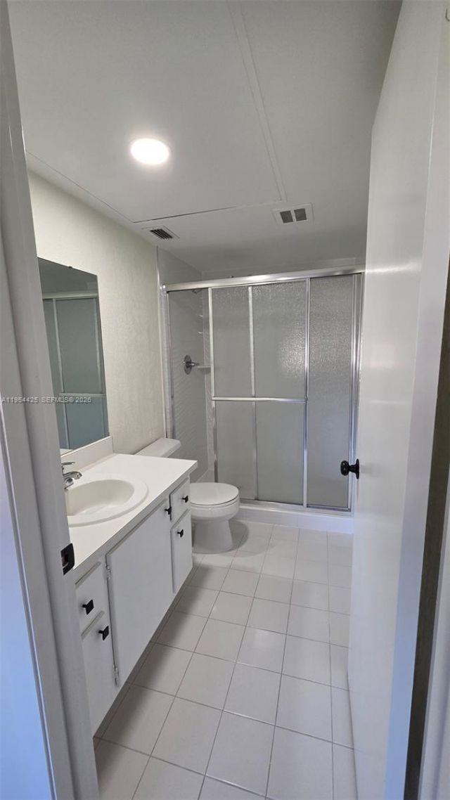 180 E Cypress Way, Unit E230, Naples, FL 34110 Photo