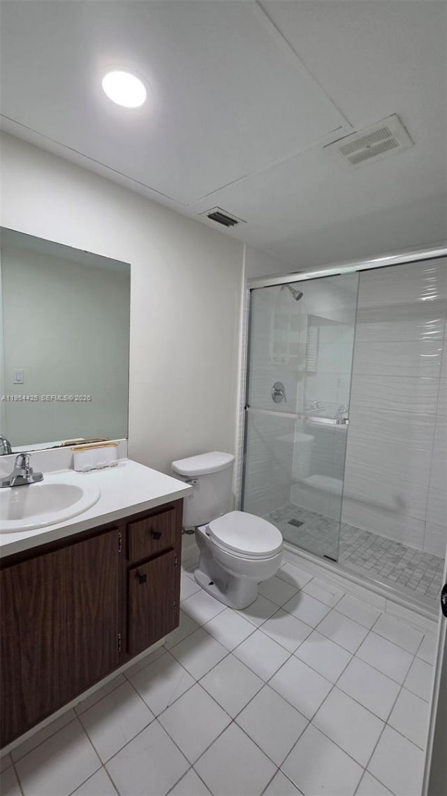 180 E Cypress Way, Unit E230, Naples, FL 34110 Photo