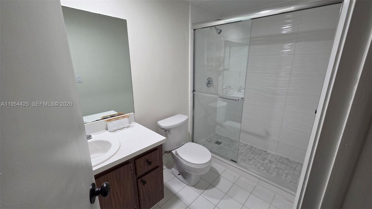 180 E Cypress Way, Unit E230, Naples, FL 34110 Photo