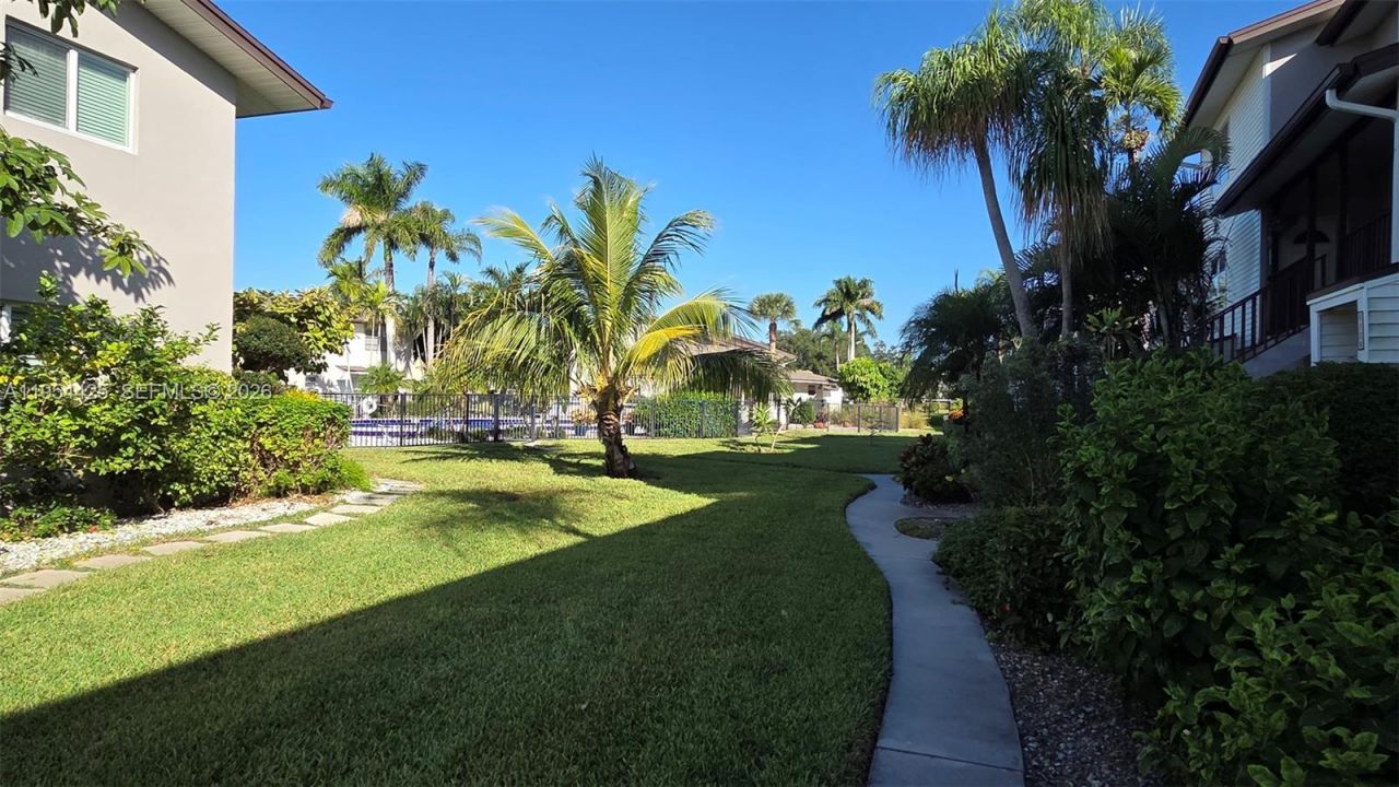 180 E Cypress Way, Unit E230, Naples, FL 34110 Photo