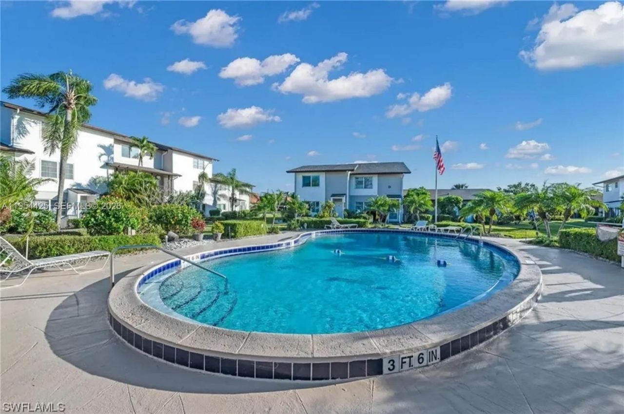 180 E Cypress Way, Unit E230, Naples, FL 34110 Photo