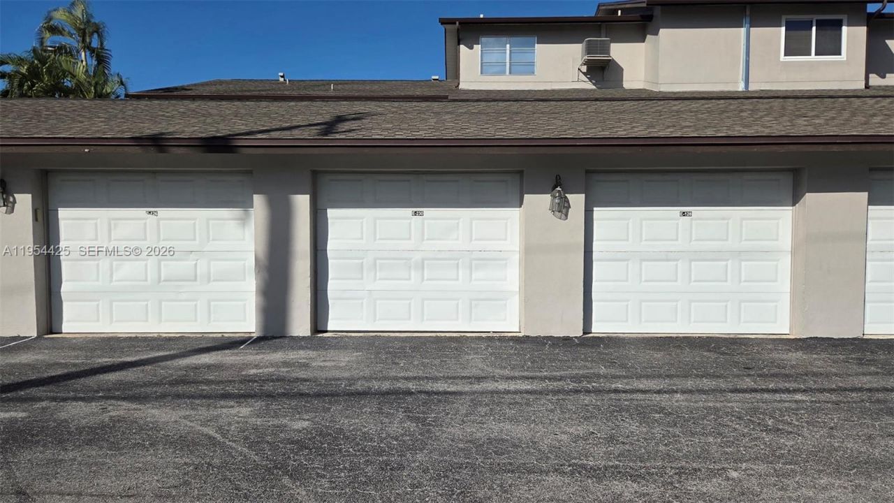 180 E Cypress Way, Unit E230, Naples, FL 34110 Photo