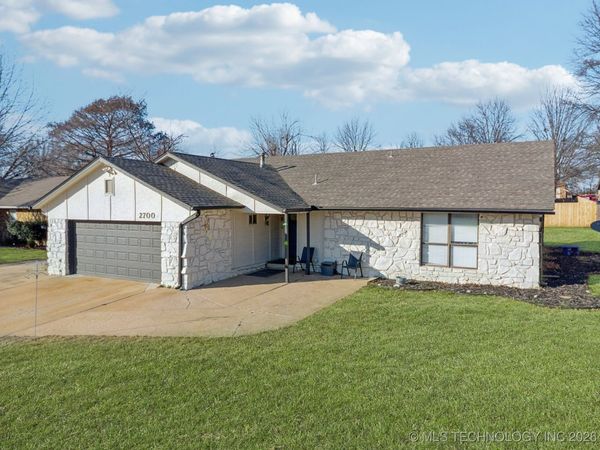 2700 E El Paso Street, Broken Arrow, OK 74014