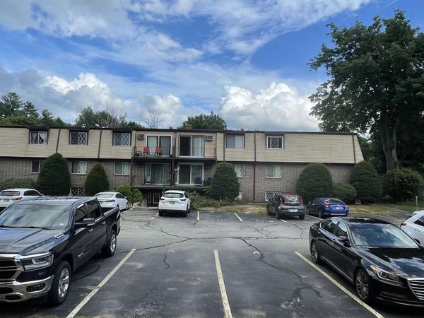 2 Silvestri Circle, Unit 5, Derry, NH 03038