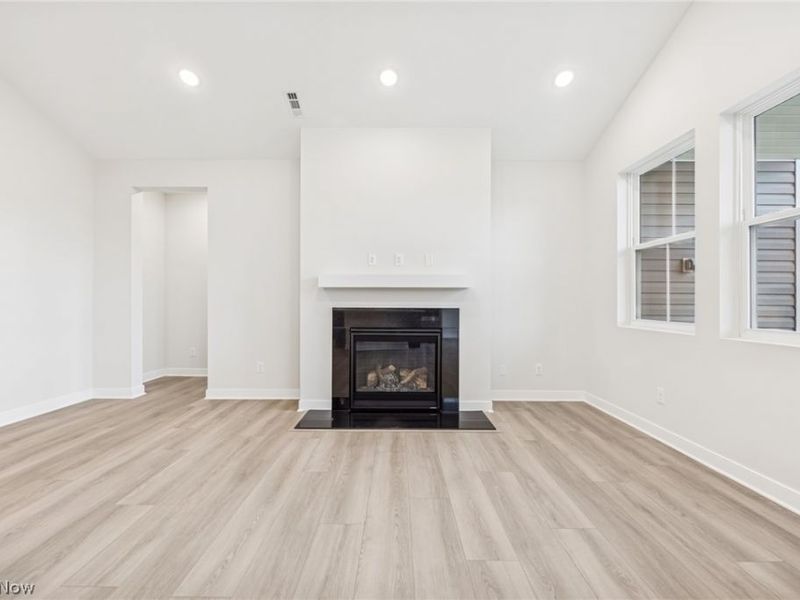 2170 Myla Way, Amherst, OH 44001 Photo 3