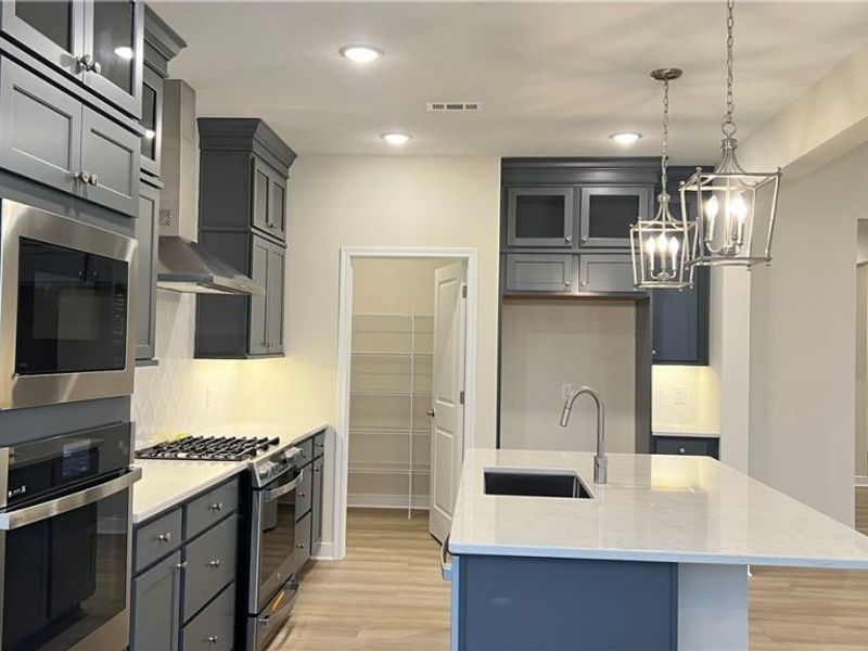 2170 Myla Way, Amherst, OH 44001 Photo 5