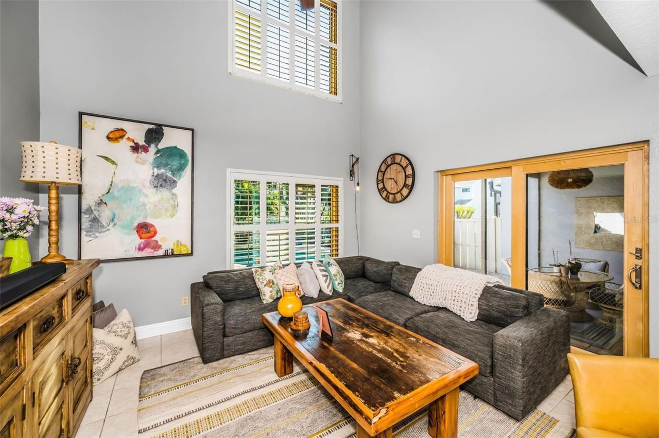 990 San Carlos Court Ne, Saint Petersburg, FL 33702 Photo