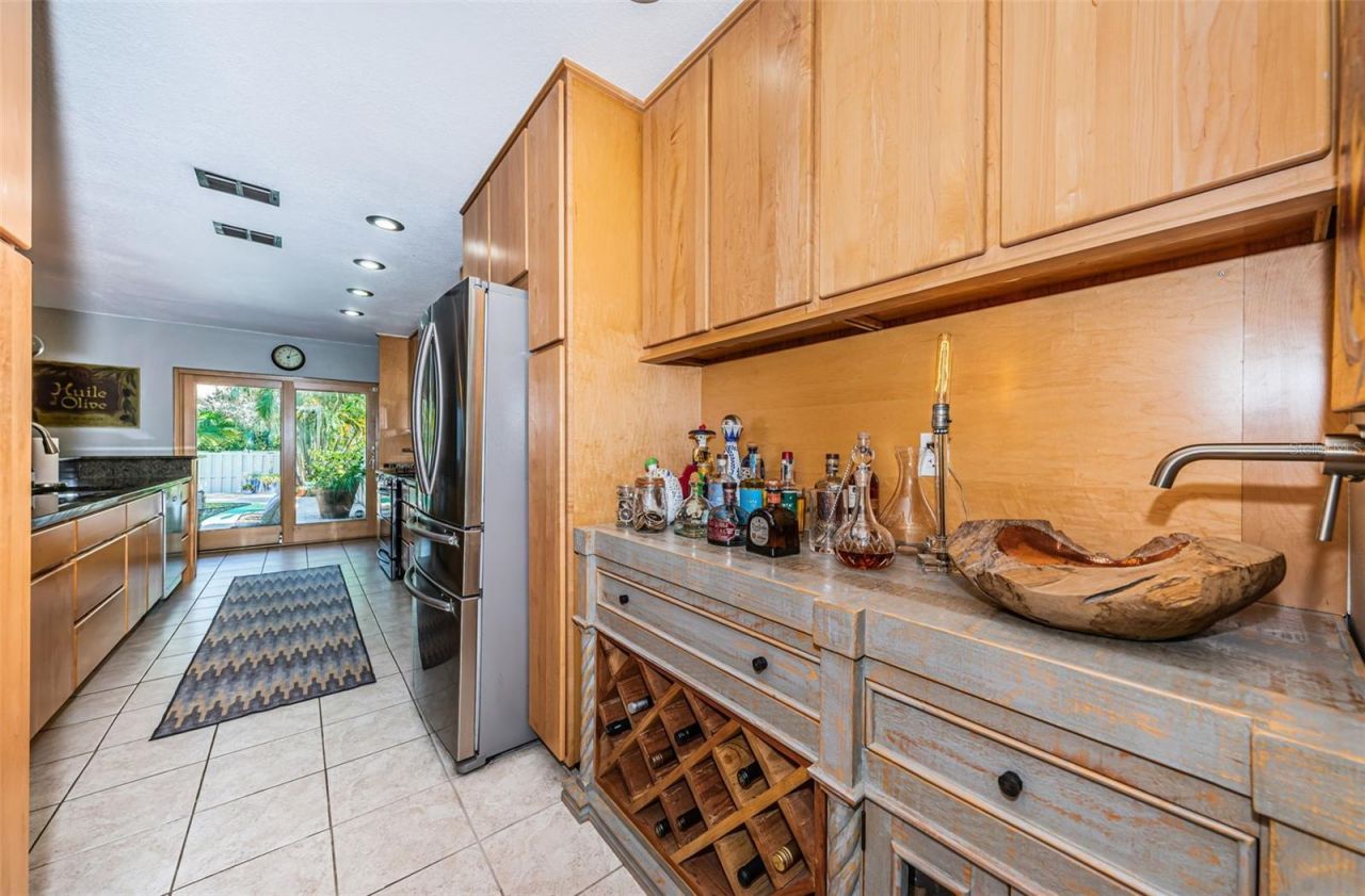 990 San Carlos Court Ne, Saint Petersburg, FL 33702 Photo