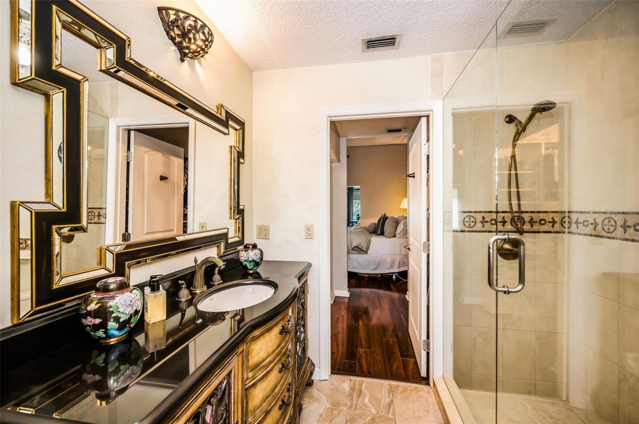 990 San Carlos Court Ne, Saint Petersburg, FL 33702 Photo