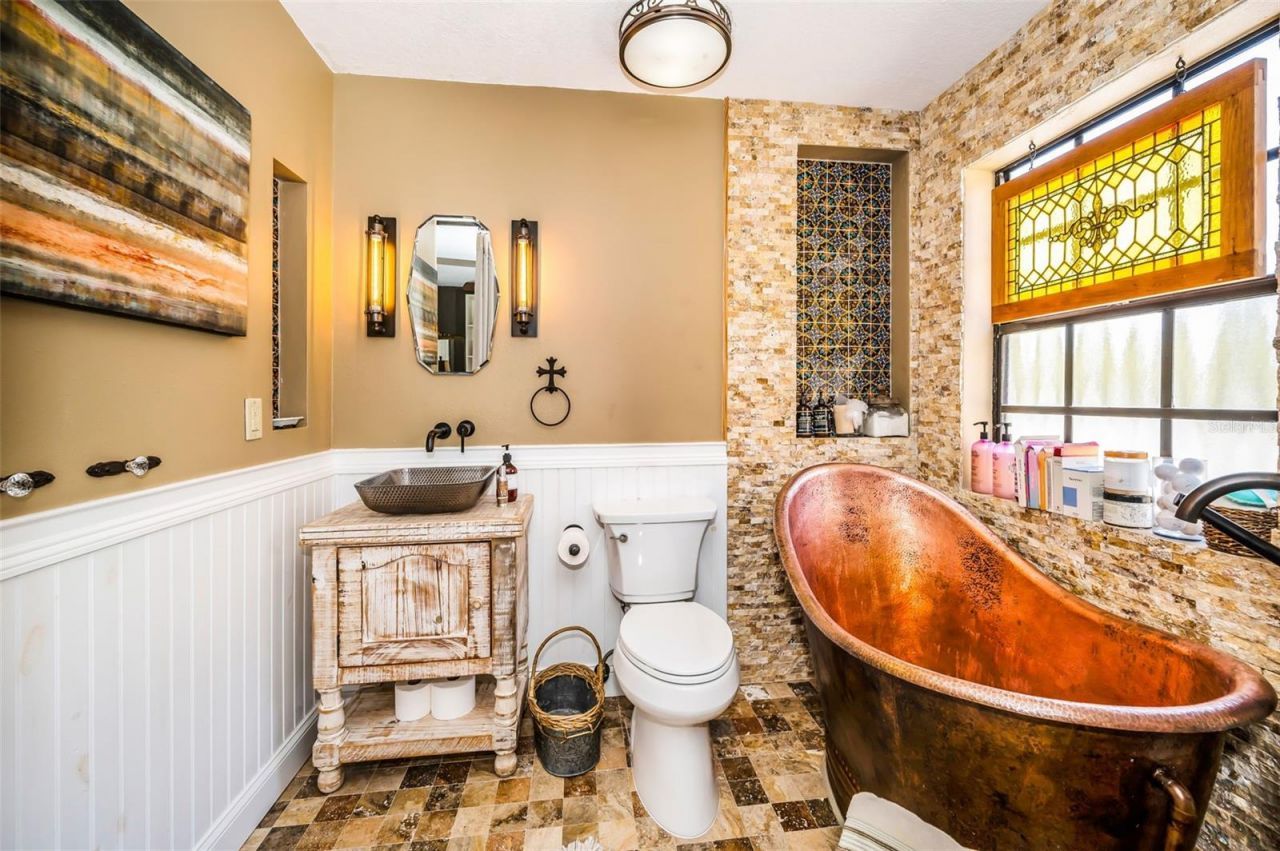 990 San Carlos Court Ne, Saint Petersburg, FL 33702 Photo