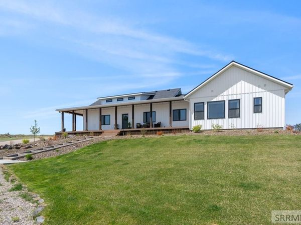 1032 E Butte Road, MENAN, ID 83434