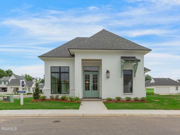 112 Tea Rose Drive, Broussard, LA 70518