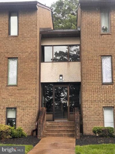 525 Florida Avenue, Unit 202, Herndon, VA 20170 Main Photo