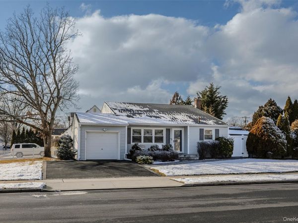 36 Hart Street, Farmingdale, NY 11735