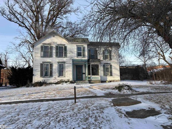 615 1st Avenue, Ackley, IA 50601