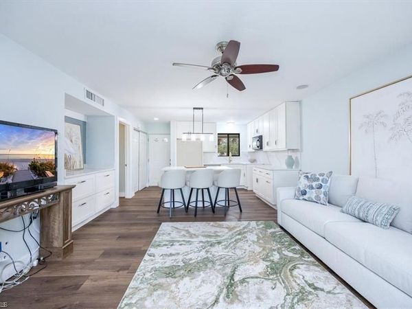 746 Eagle Creek DR, Unit 203, NAPLES, FL 34113