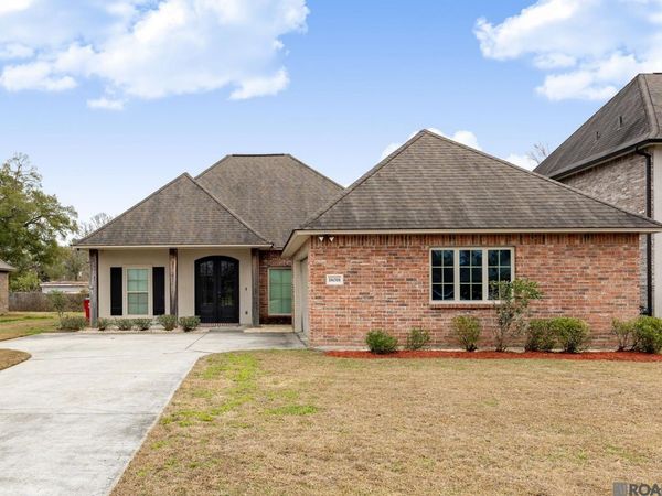 18018 River Landing Dr, Prairieville, LA 70769