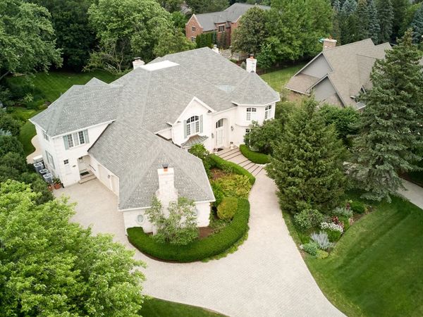 15W260 62nd Street, Burr Ridge, IL 60527