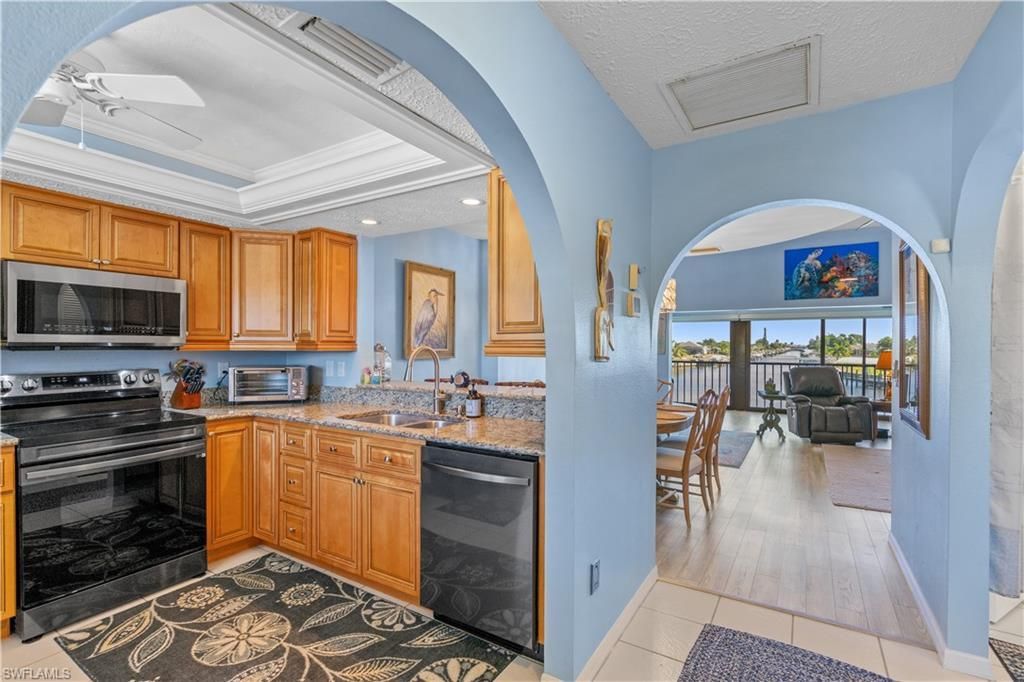 3609 SE 10th Ave, Unit 202, Cape Coral, FL 33904 Photo