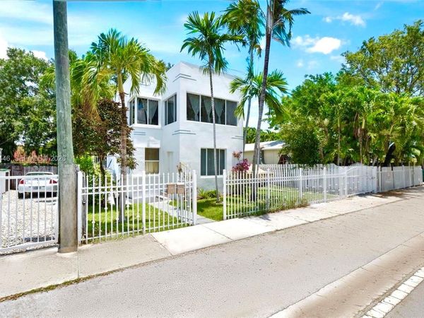 555 NE 70th St , Unit 2nd floor, Miami, FL 33138