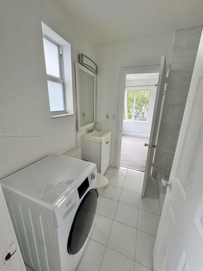 555 NE 70th St , Unit 2nd floor, Miami, FL 33138 Photo