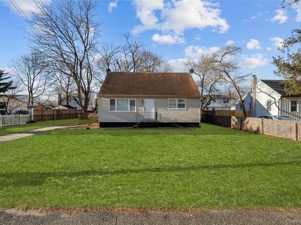 193 N Arizona Road , West Babylon, NY 11704