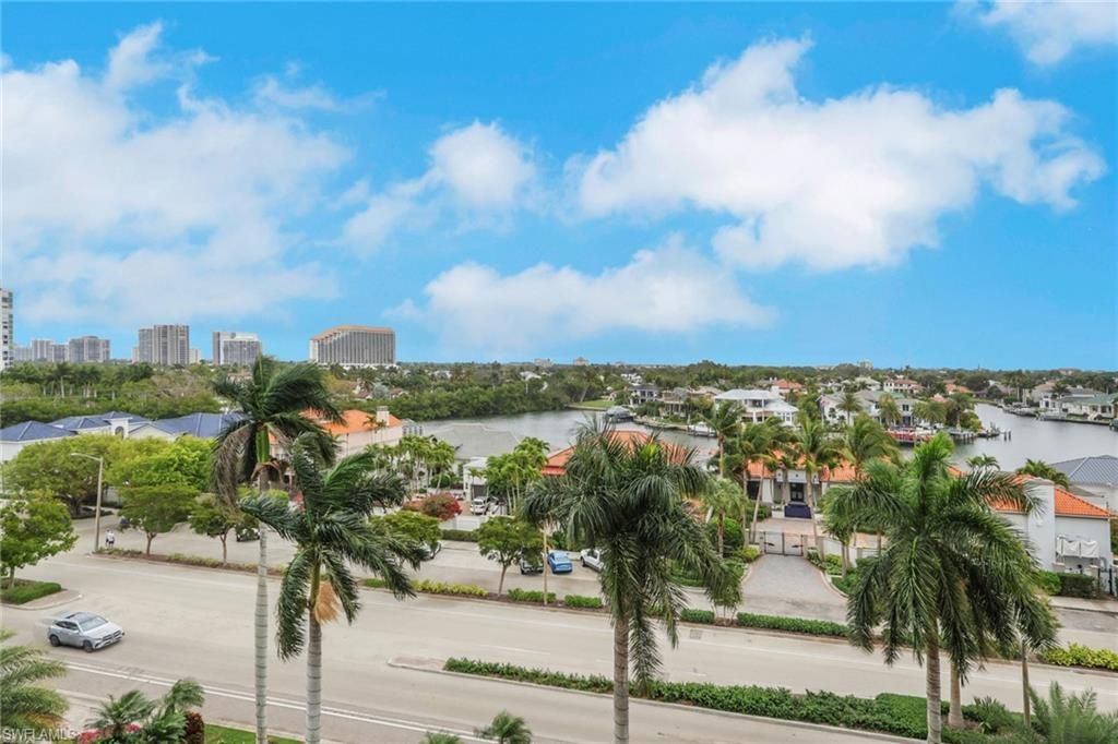 4751 Gulf Shore Blvd N, Unit 702, Naples, FL 34103 Photo