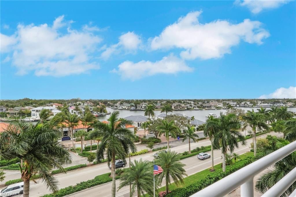 4751 Gulf Shore Blvd N, Unit 702, Naples, FL 34103 Photo