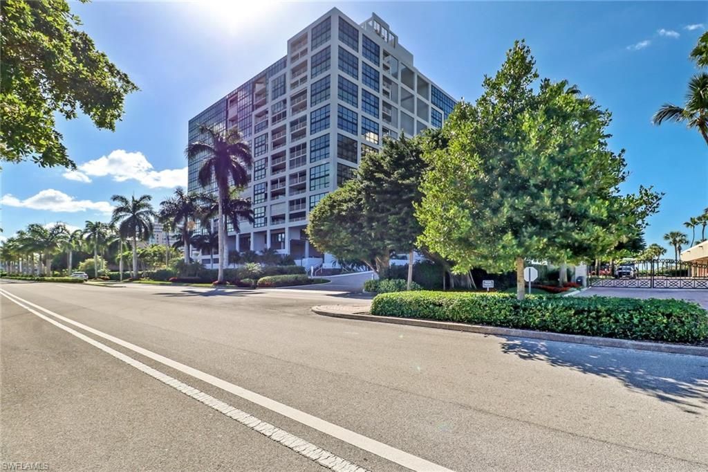 4751 Gulf Shore Blvd N, Unit 702, Naples, FL 34103 Photo