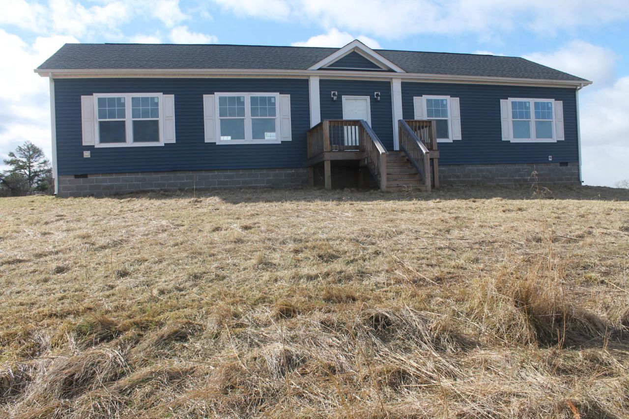 4681 Boyd Rd, Draper, VA 24324 Main Photo