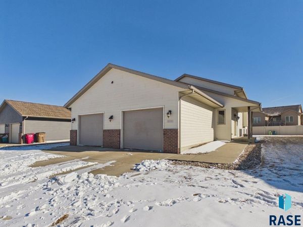 8200 S Hughes Ave, Sioux Falls, SD 57108