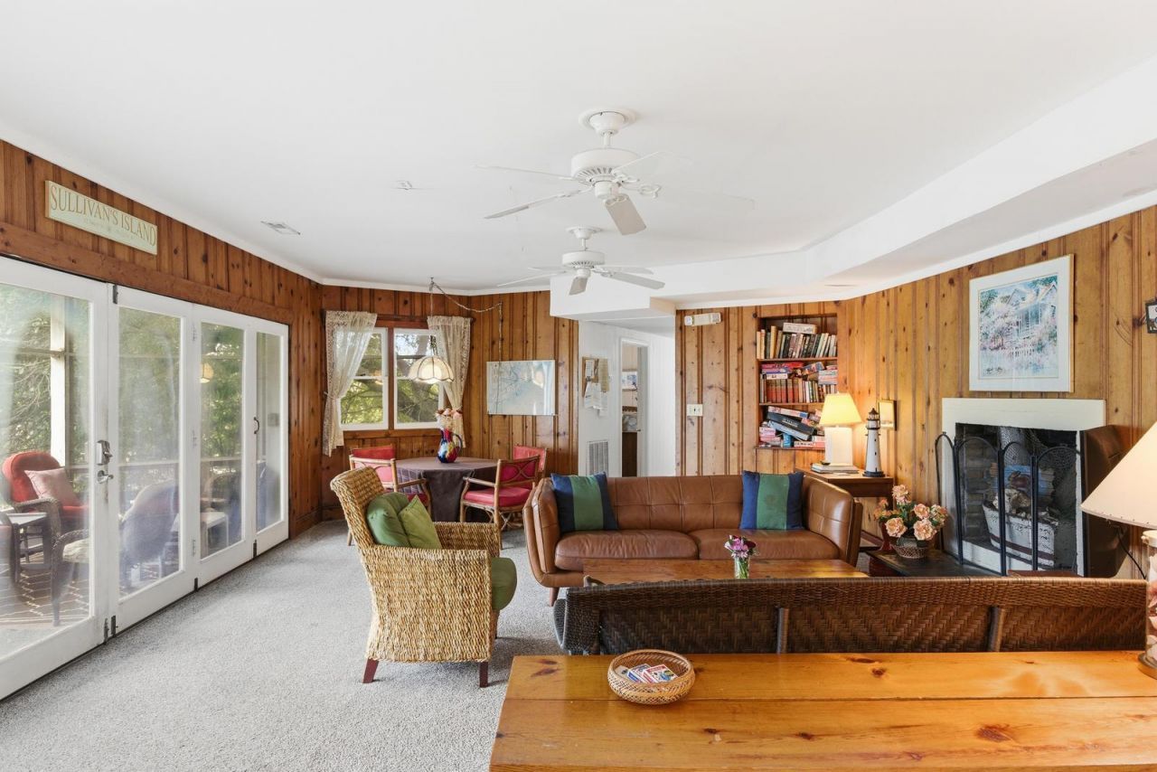 2804 Marshall Boulevard Photo 10